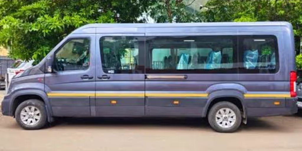 Lucknow Private Tour - Tempo traveler