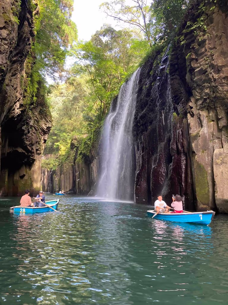 Fukuoka Private Tour - Manai Waterfall seen from the boat