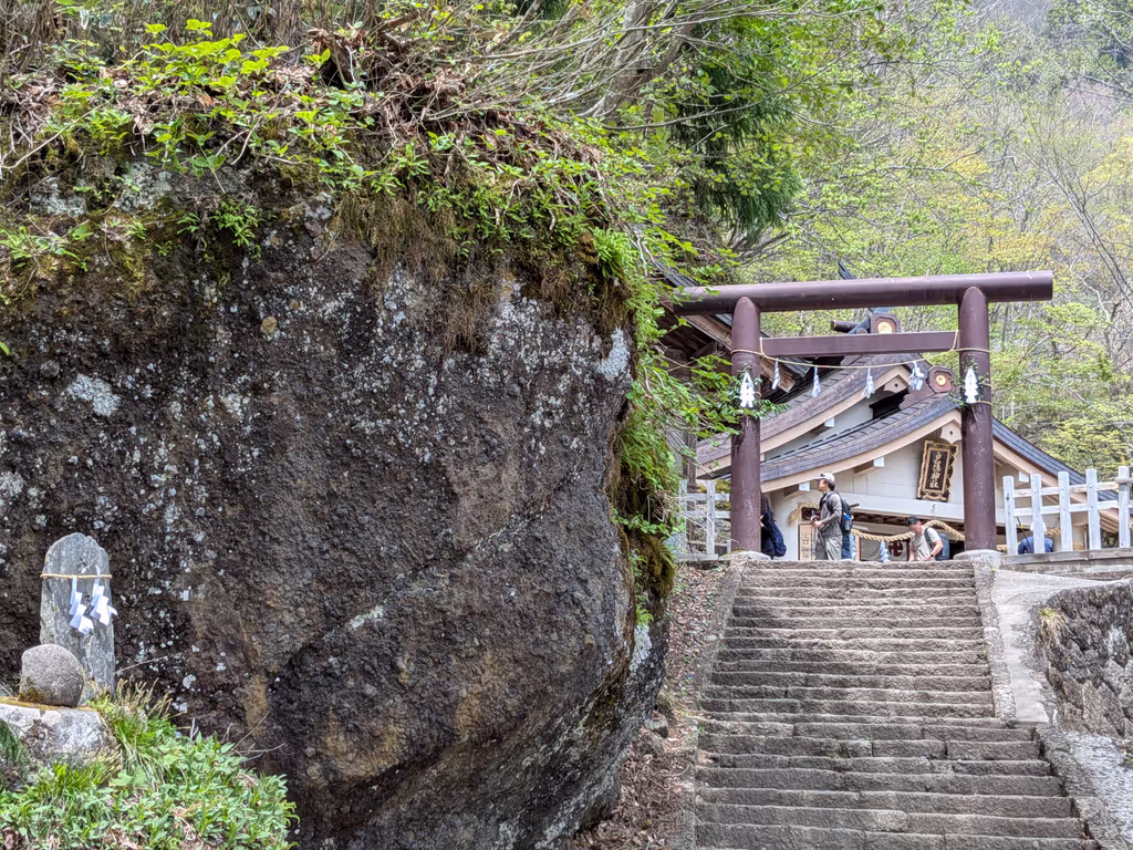 Nagano Private Tour - Okusya shrine