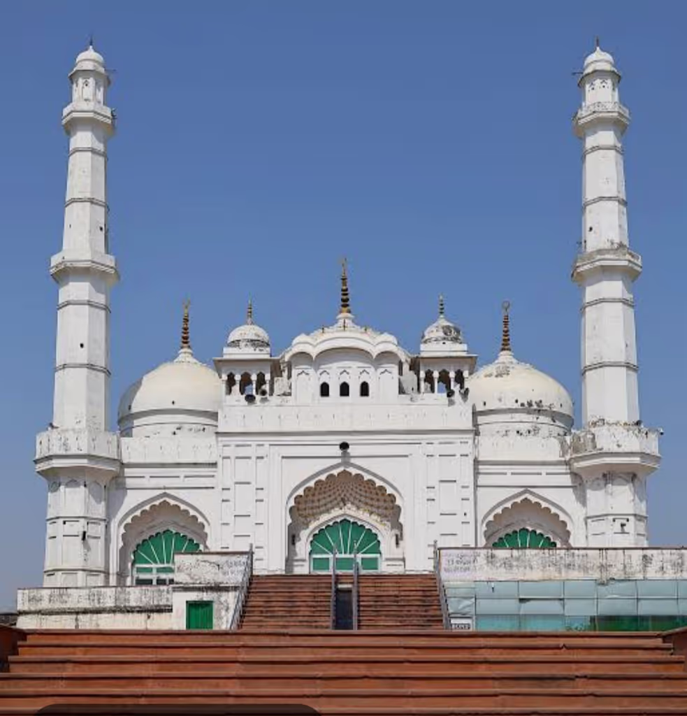 Lucknow Private Tour - Teelay wali masjid