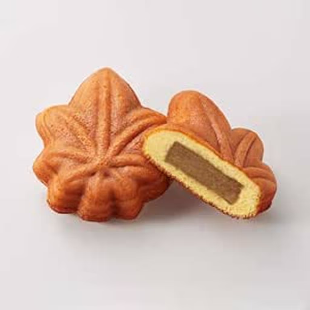 Hiroshima Private Tour - Maple Leaf shaped Cake