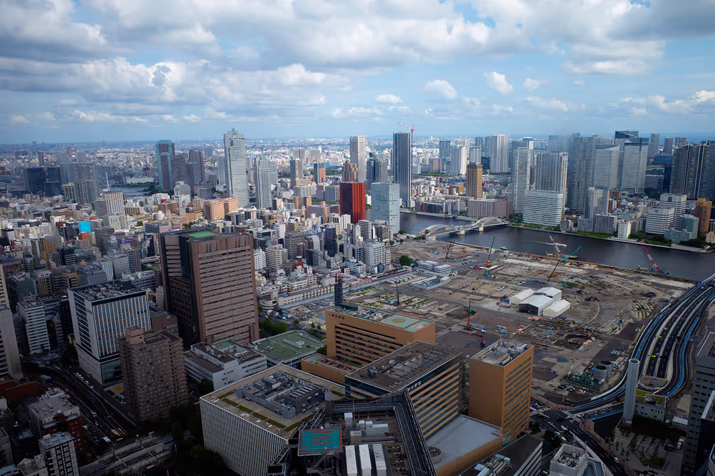 Tokyo Private Tour - Tokyo skyline eastward from Shinbashi