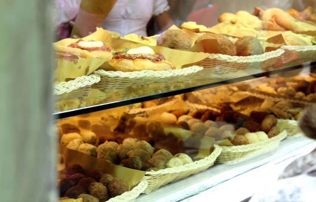 Naples Private Tour - Fried Neapolitan delicatessen