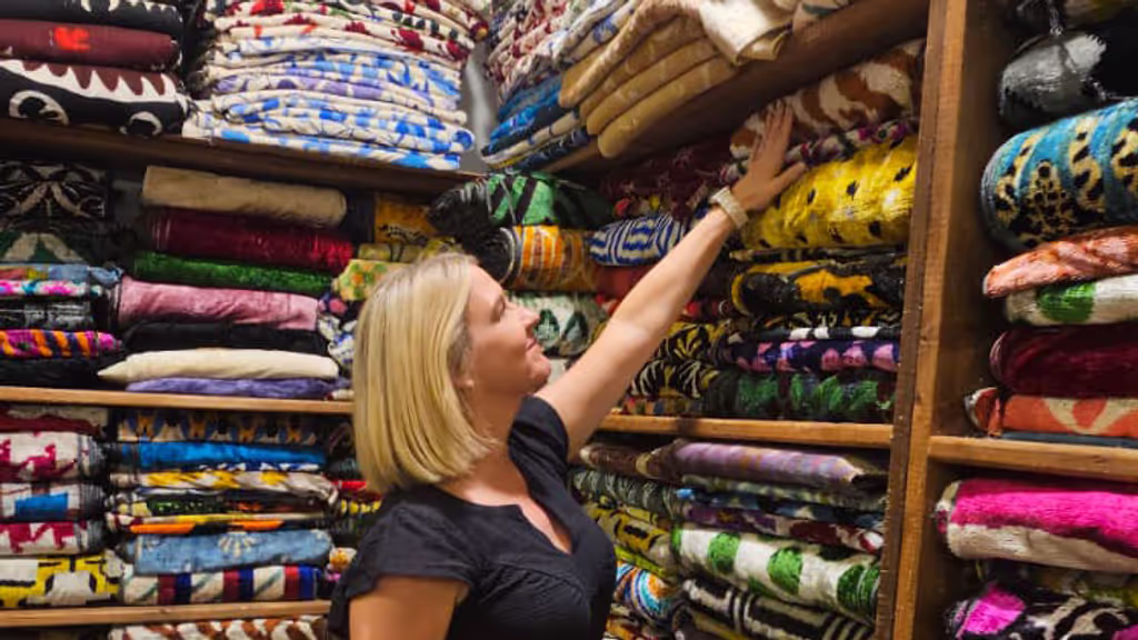 Istanbul Private Tour - Spice Bazaar Silk Ikat Velvetica