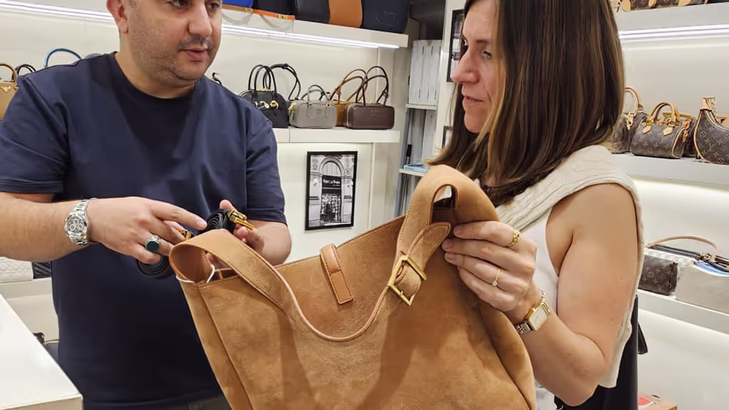 Istanbul Private Tour - Grand Bazaar handbag shopping