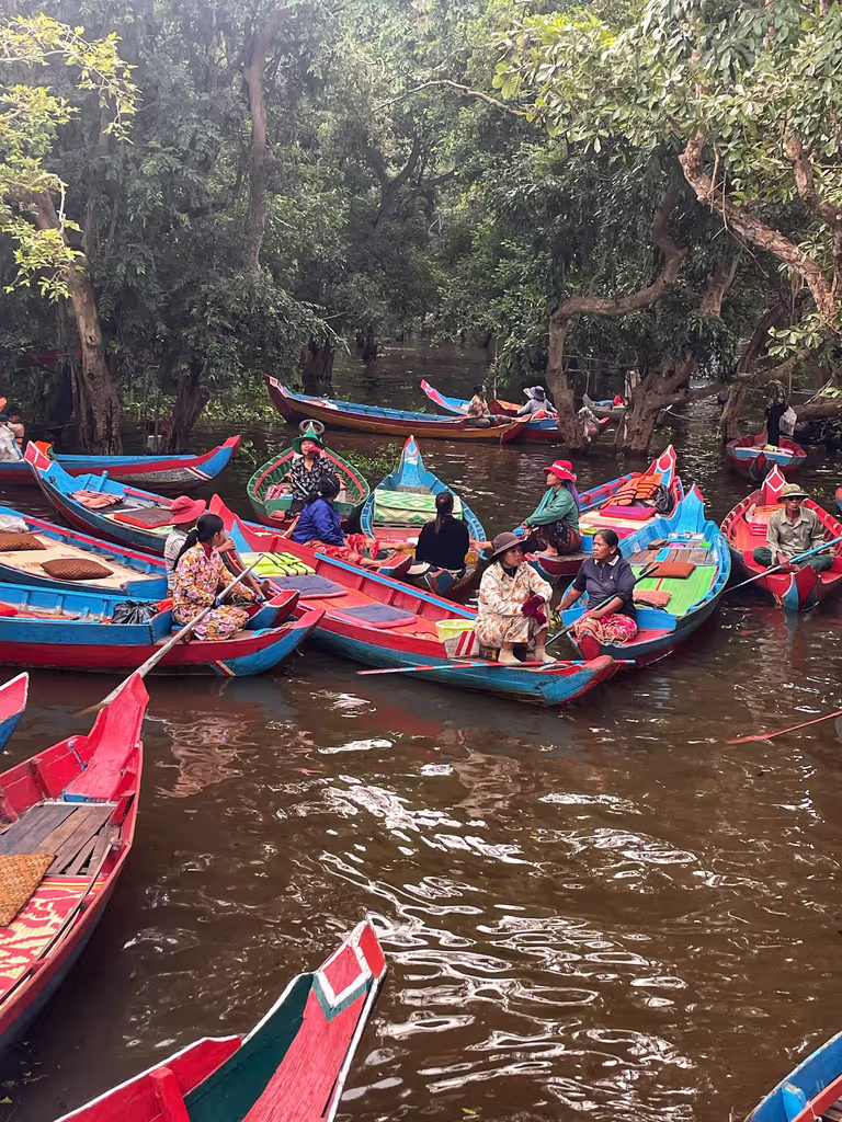 Siem Reap Private Tour - Authentic floating village of Kampong Phluk