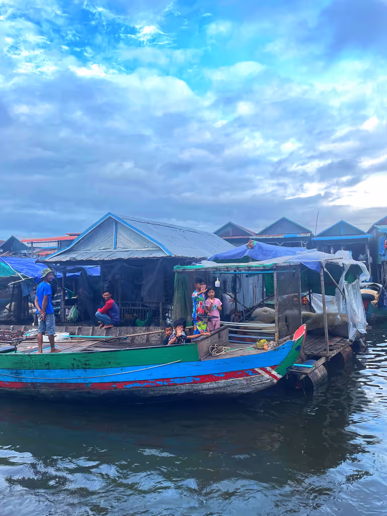 Siem Reap Private Tour - Authentic floating village of Kampong Phluk