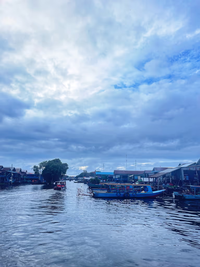 Siem Reap Private Tour - Authentic floating village of Kampong Phluk