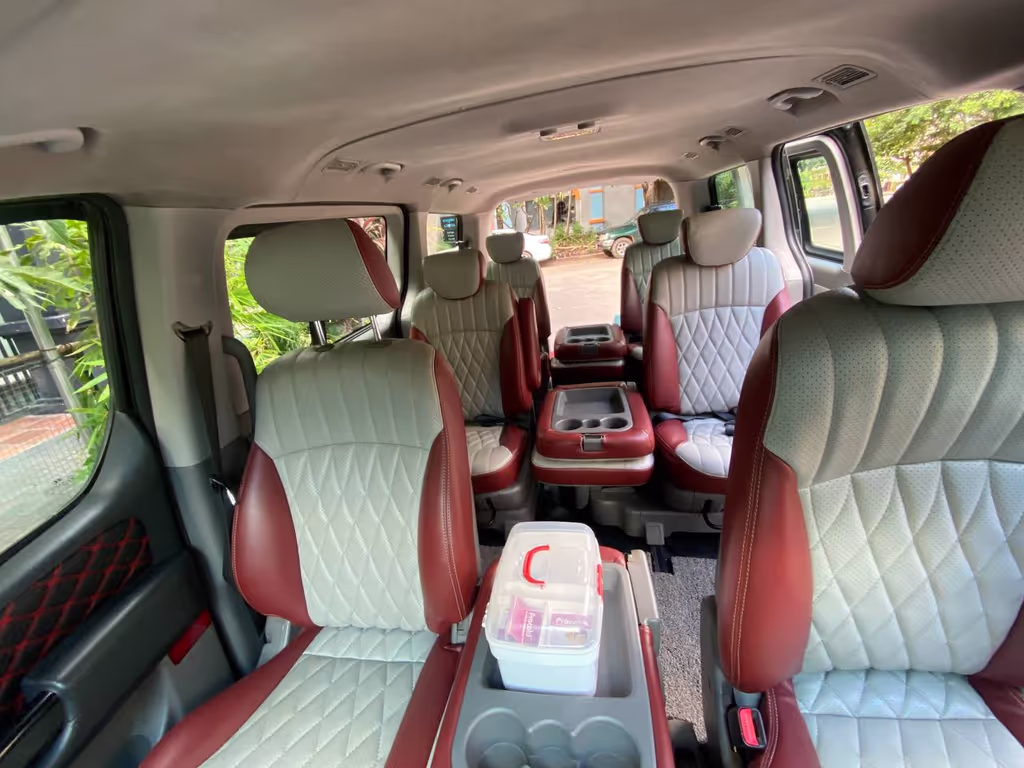 Siem Reap Private Tour - Car: Hyundai Grand Starex 2010