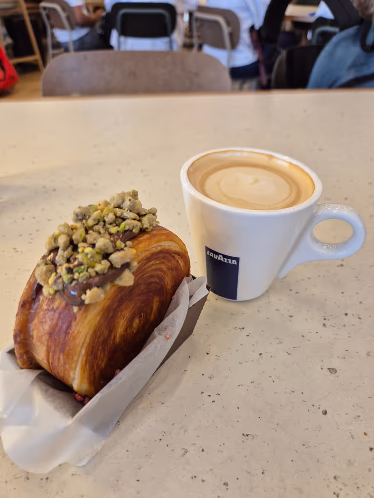 Amsterdam Private Tour - Freshly baked cinnamon bread with a capuccino