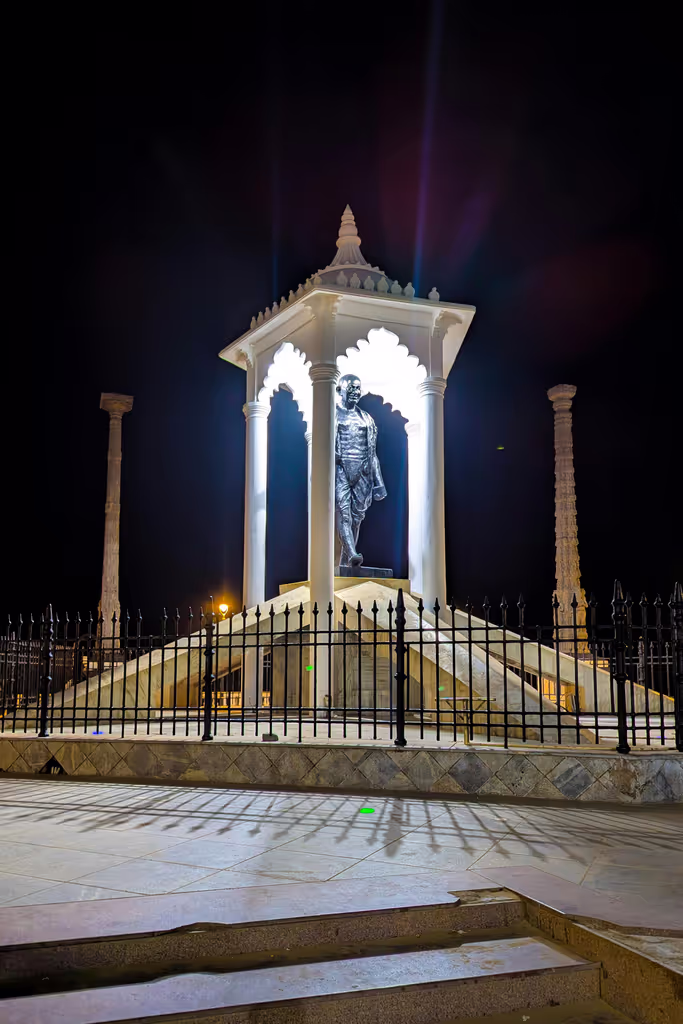 Chennai Private Tour - Promenade beach Pondicherry