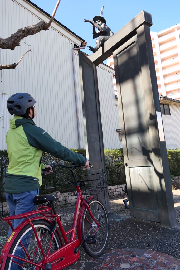 Toyama Private Tour - bronze statue