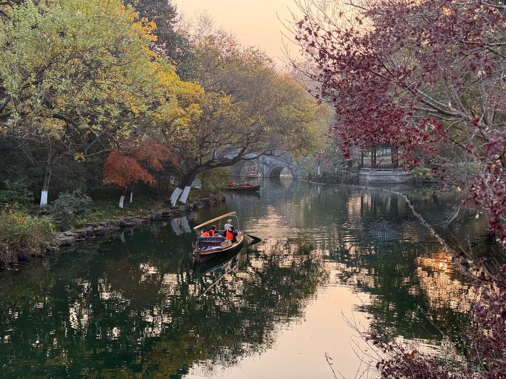 Hangzhou Private Tour - Boat Cruise_Hand Rowed