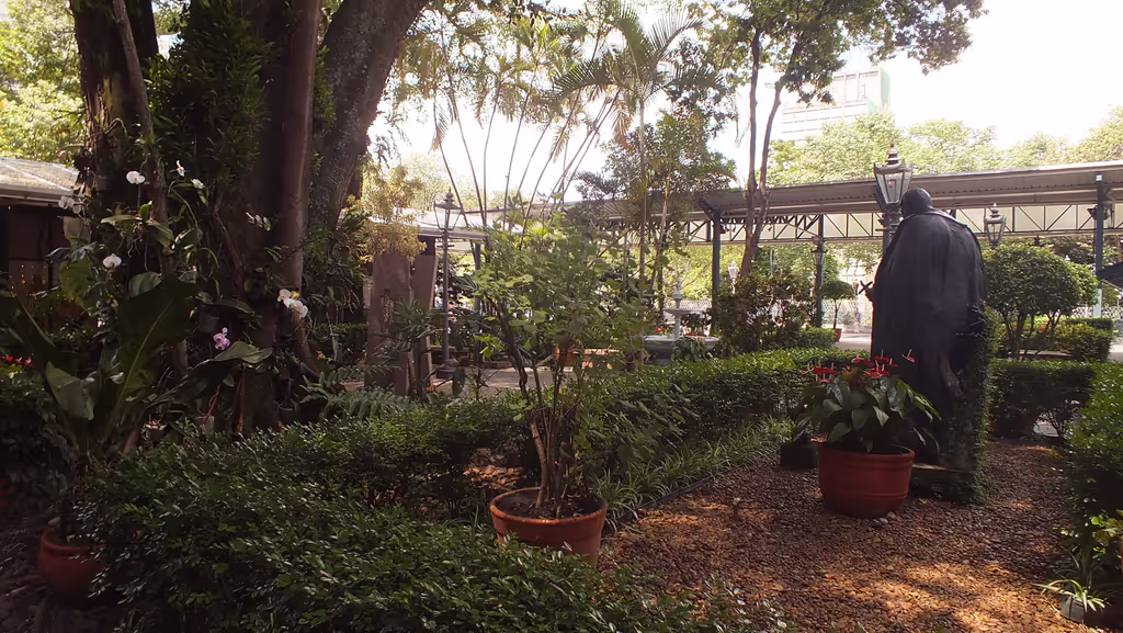 Sao Paulo Private Tour - Patio do Colegio - Internal Garden