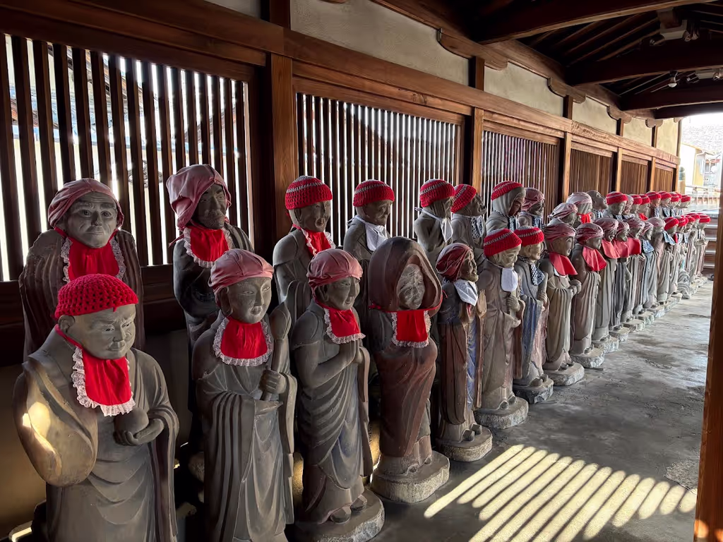 Kagawa Private Tour - The 500 Arhat Statues