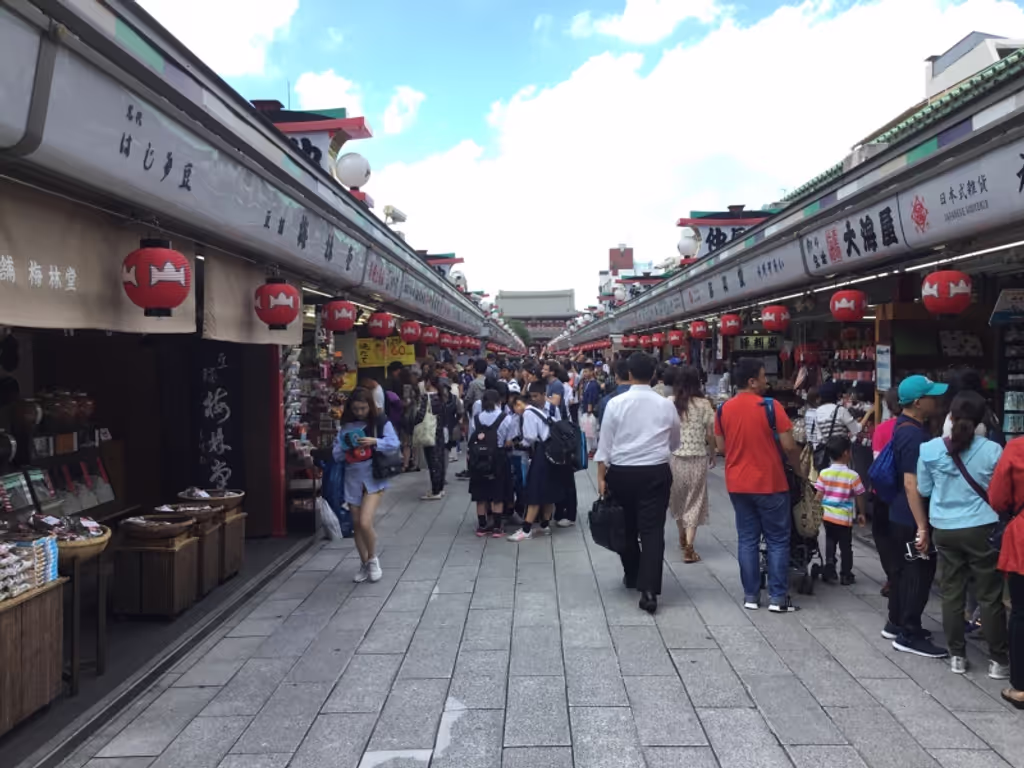 Tokyo Private Tour - Nakamise survenir street