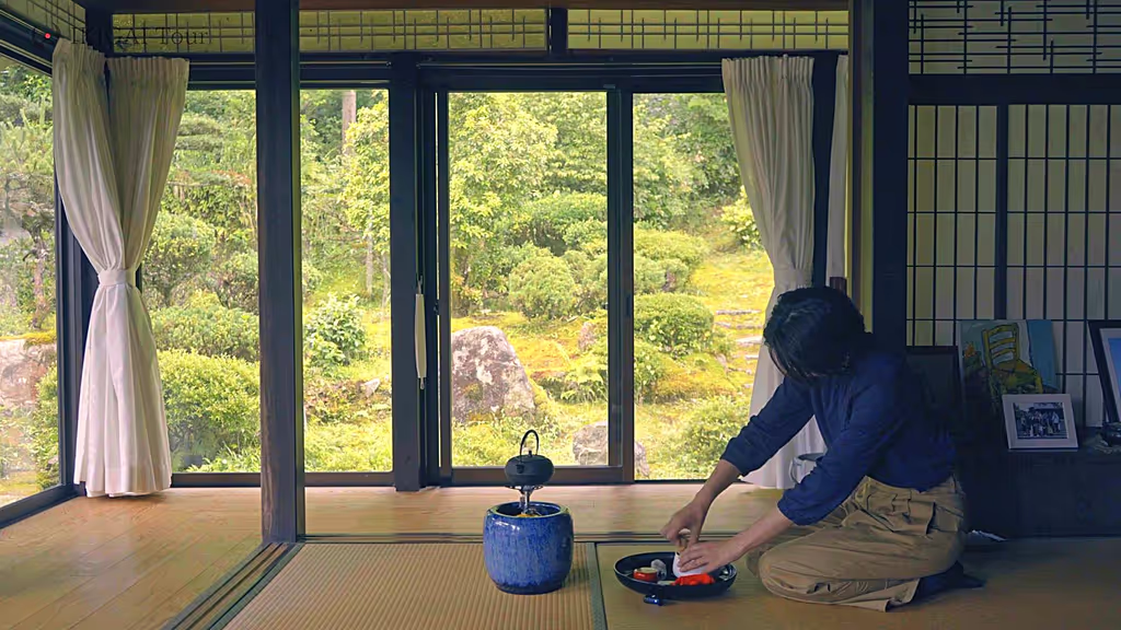 Hiroshima Private Tour - A quiet moment of matcha in my tatami room.
