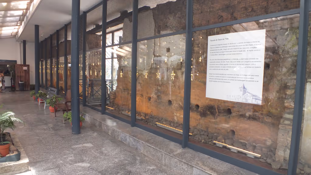 Sao Paulo Private Tour - Patio do Colegio - Älteste Mauern