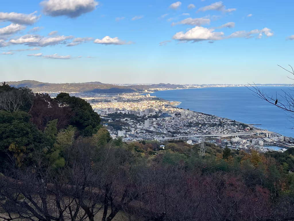 Kanagawa Private Tour - View from Ishigakiyama Castle site
