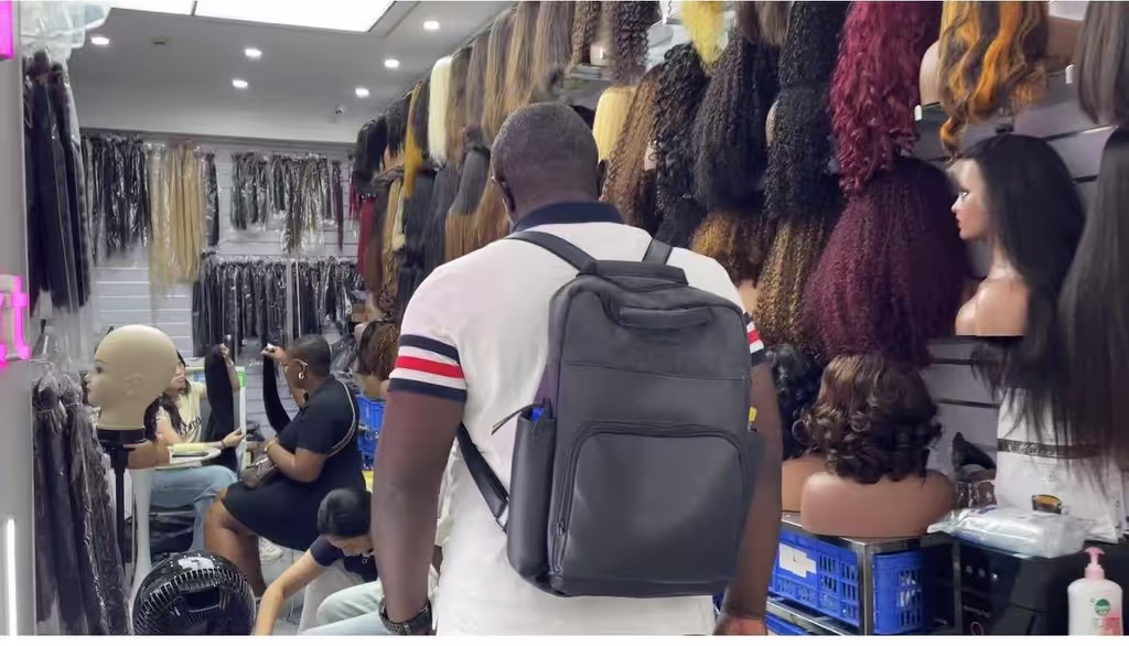 Shenzhen Private Tour - Visiting wig wholesale market