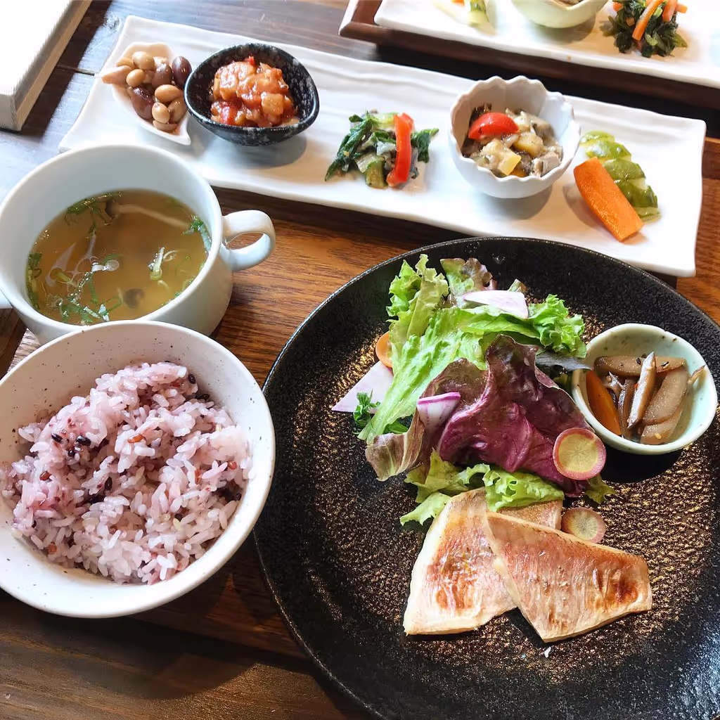 Osaka Private Tour - Local Japanese Lunch