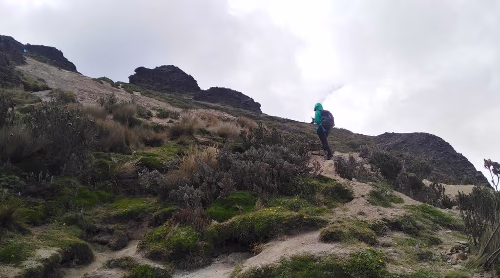 Quito Private Tour - Last part sandy path