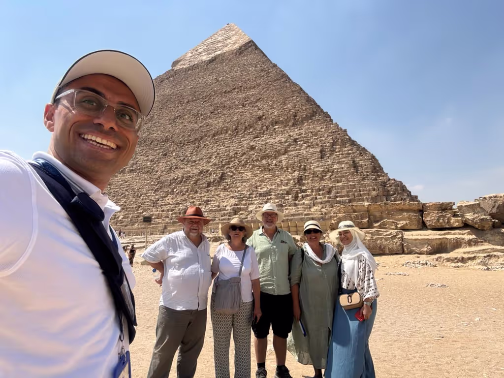 Giza Private Tour - Walking through history with an expert guide