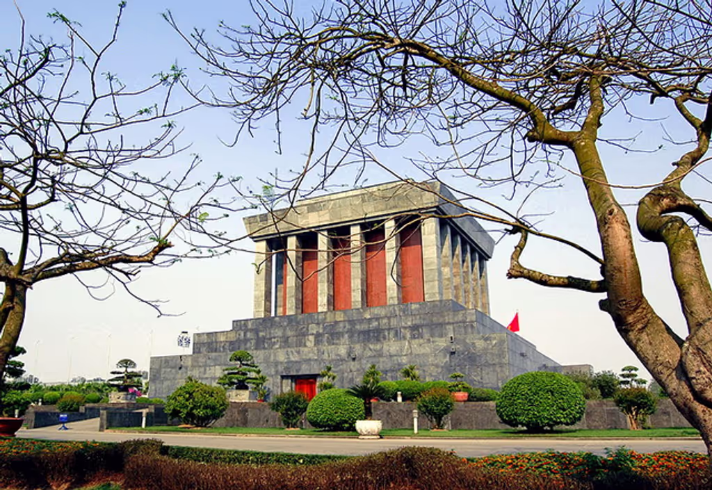 Hanoi Private Tour - Ho Chi Minh's mausoleum