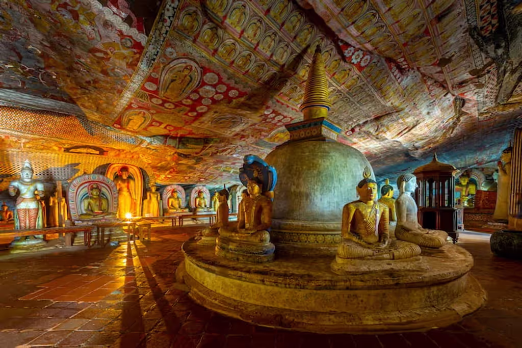 Colombo Private Tour - Dambulla cave temple