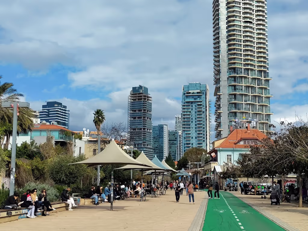 Tel Aviv Private Tour - Train track park