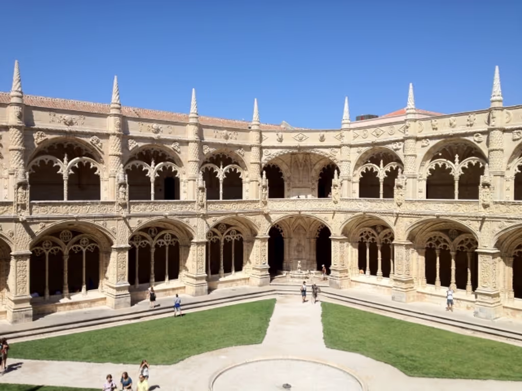 Lisbon Private Tour - Cloister of Jerónimos Monastery