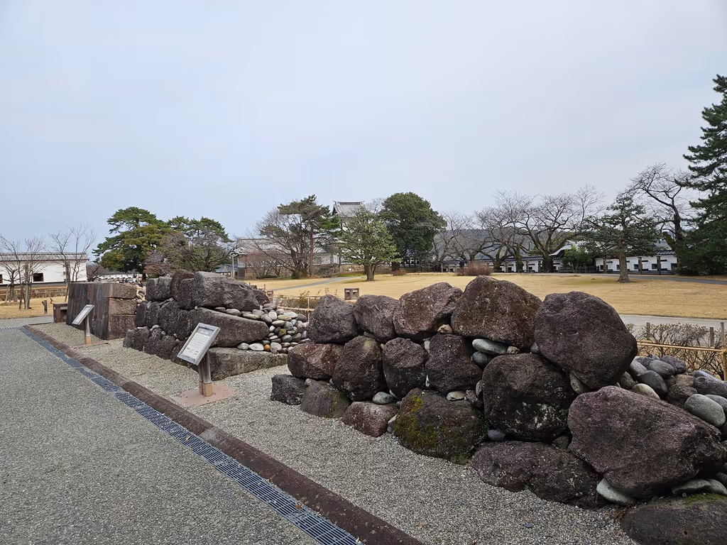 Kanazawa Private Tour - Kanazawa Castle - Wall Evolution