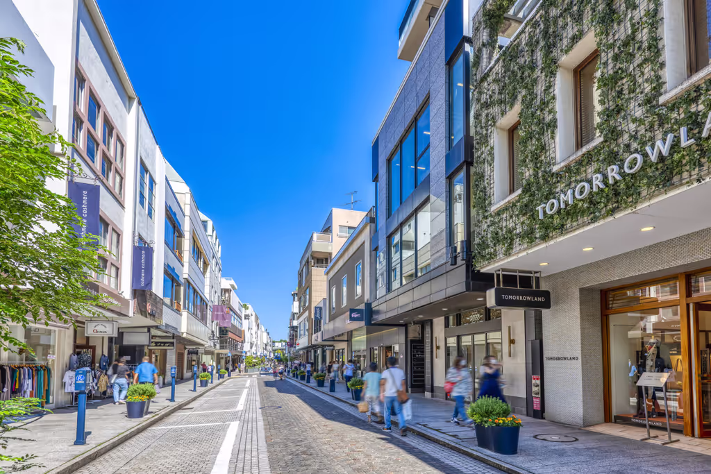 Yokohama Private Tour - Motomachi blends international flair with Japanese