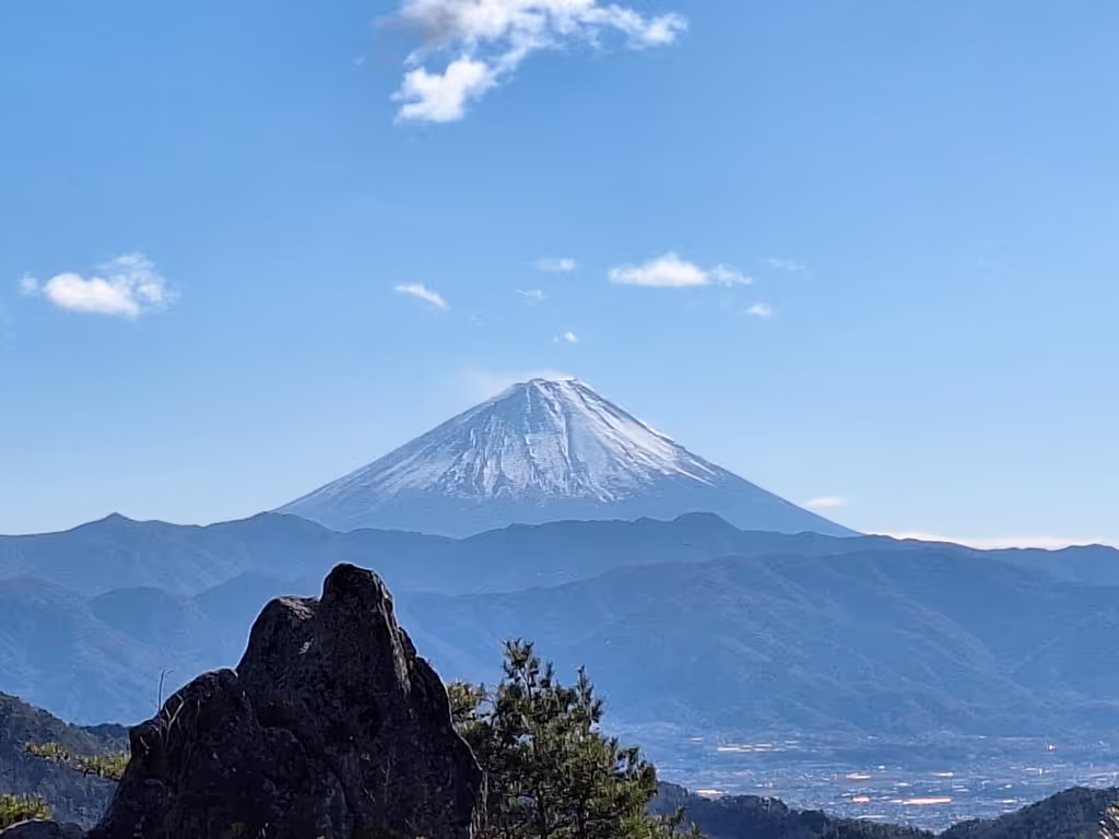 Yamanashi Private Tour - Views of Mount Fuji from Sword Pulling Rock