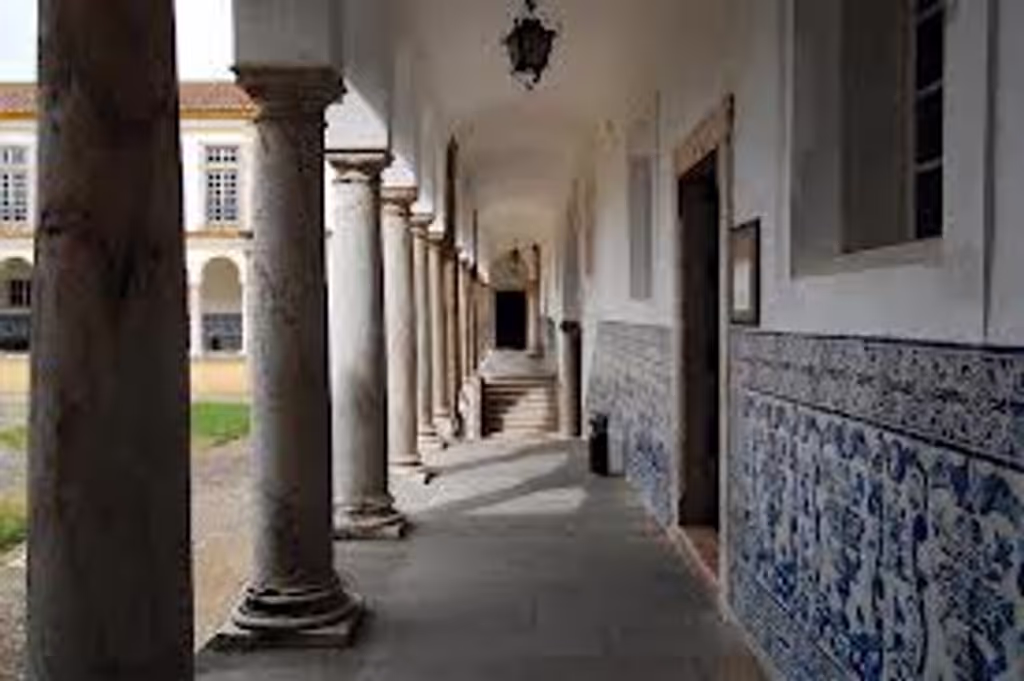 Evora Private Tour - University of Évora