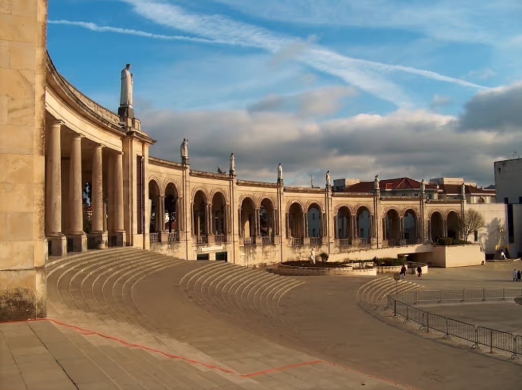 Lisbon Private Tour - Fátima-Old Basilica