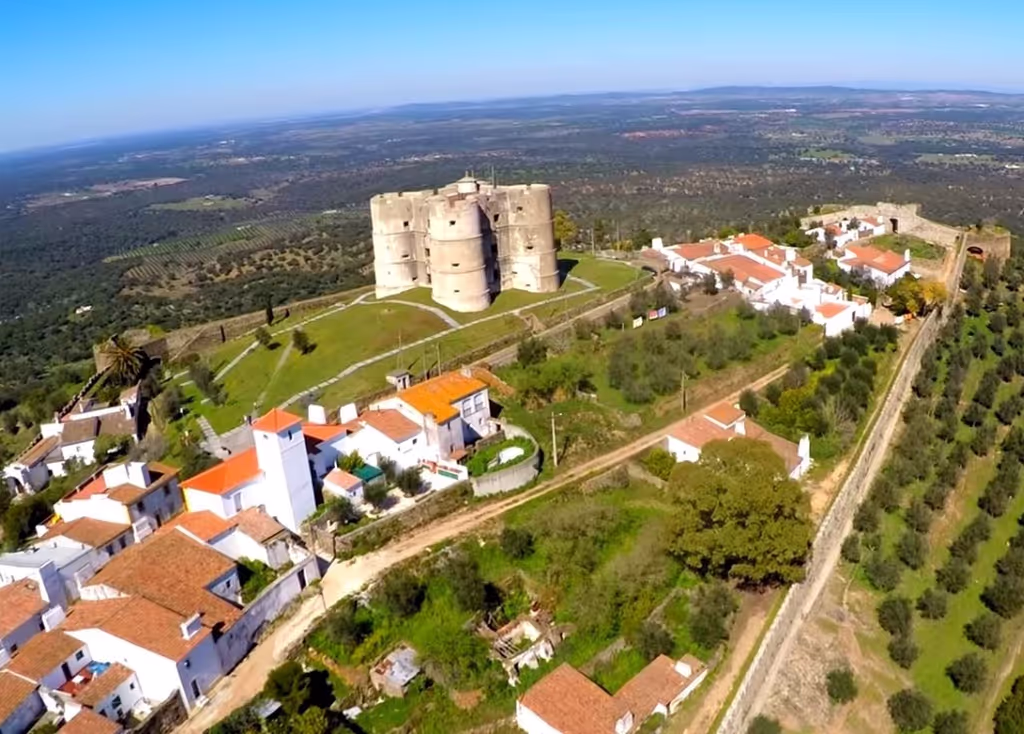 Evora Private Tour - Évoramonte Castle