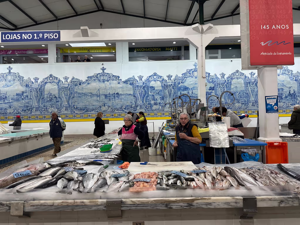 Lisbon Private Tour - Market of Livramento Fresh Fish