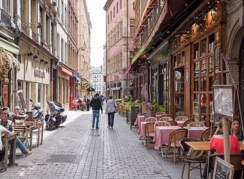 Lyon Private Tour - rue Merciere