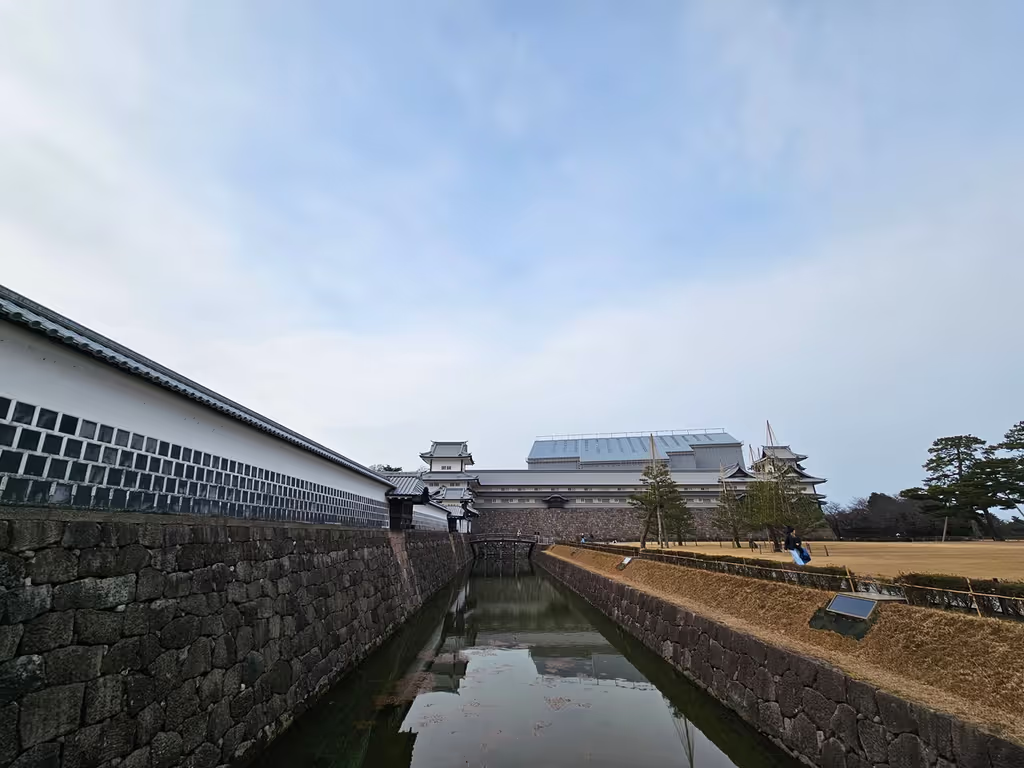 Kanazawa Private Tour - Kanazawa Castle - Moat and Castle