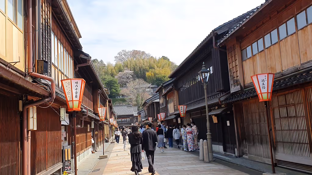Kanazawa Private Tour - Higashi Chaya - Main Street