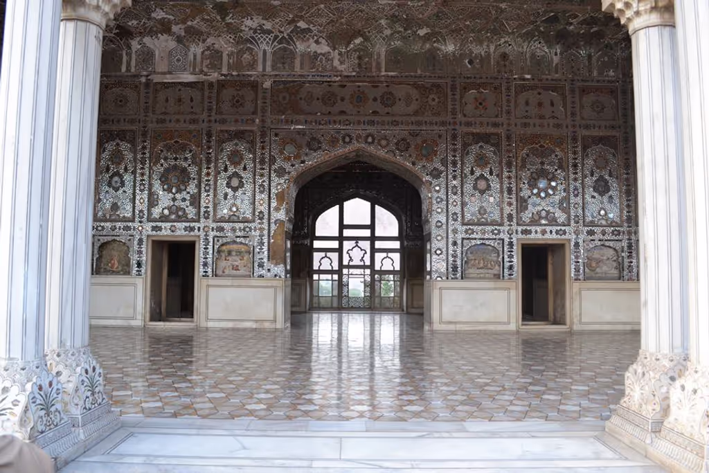 Lahore Private Tour - Sheesh Mahal, Lahore Fort