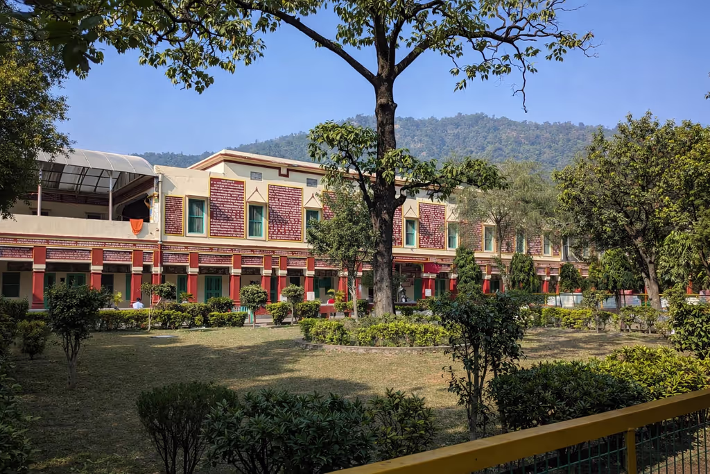 Rishikesh Private Tour - Gita Bhavan Ashram