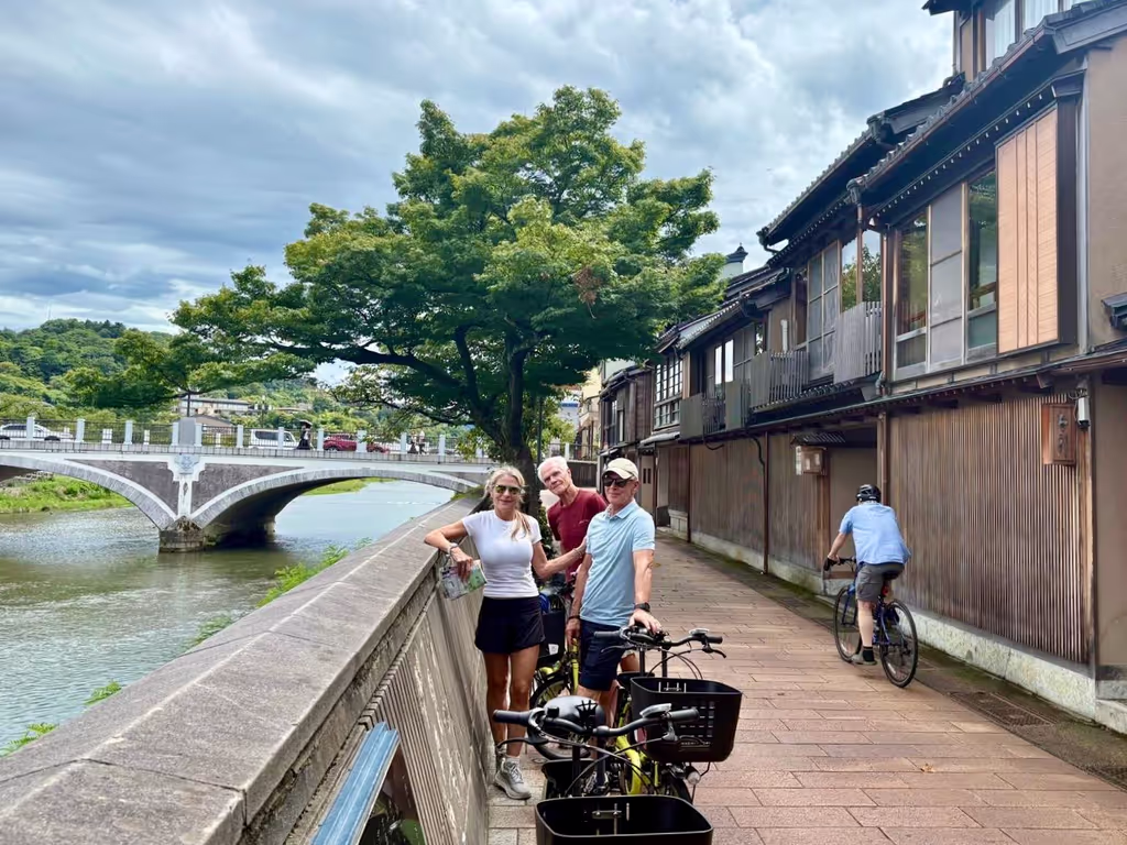 Kanazawa Private Tour - Posing in Style