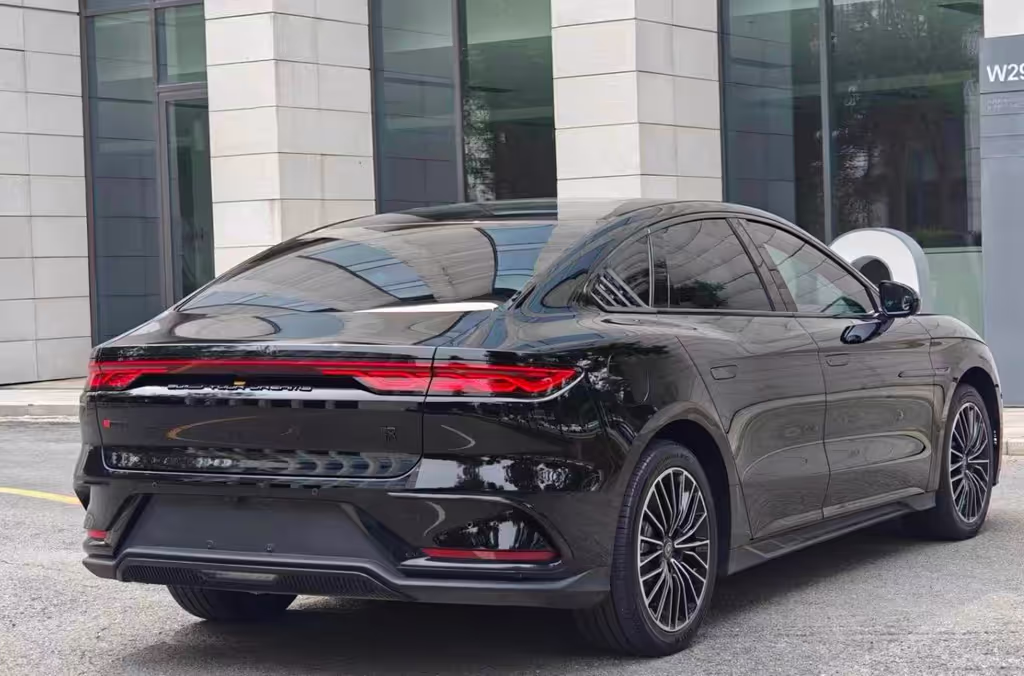 Chengdu Private Tour - Five-seat sedan