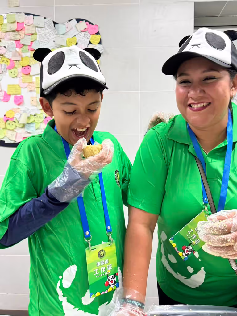 Chengdu Private Tour - Making panda cakes