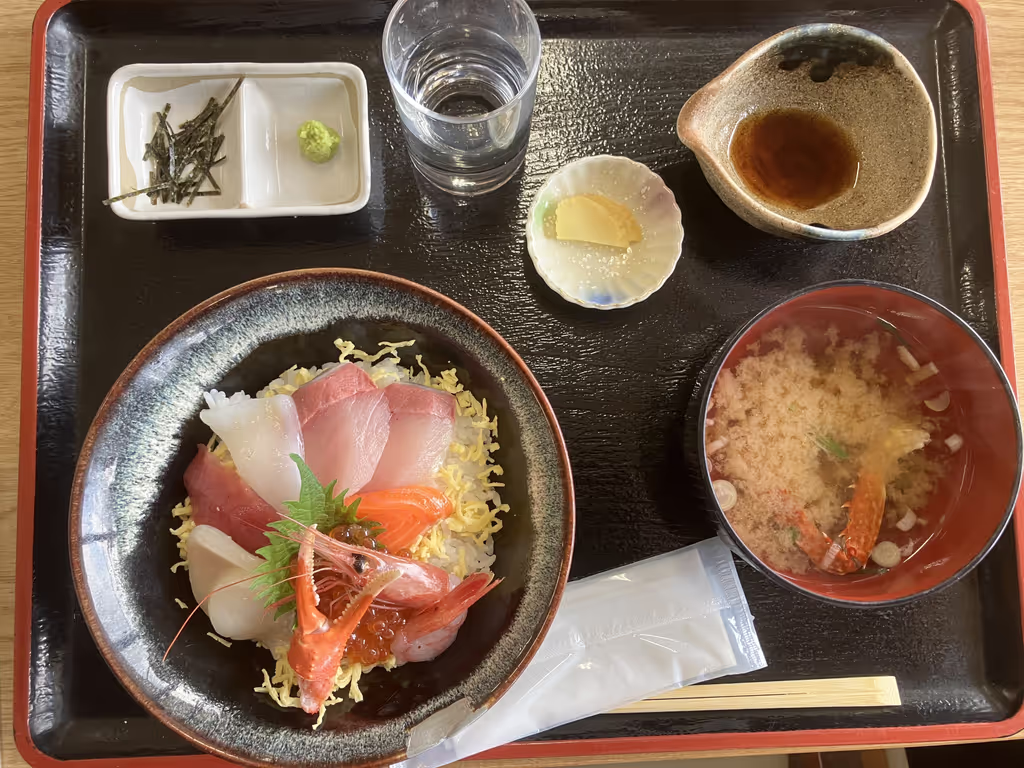Toyama Private Tour - Seafood Rice Bowl in Kittokito Ichiba
