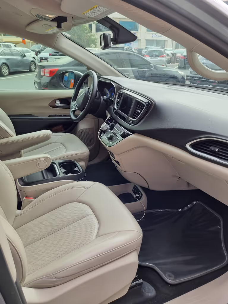 Dubai Private Tour - Luxury Private Vehicles