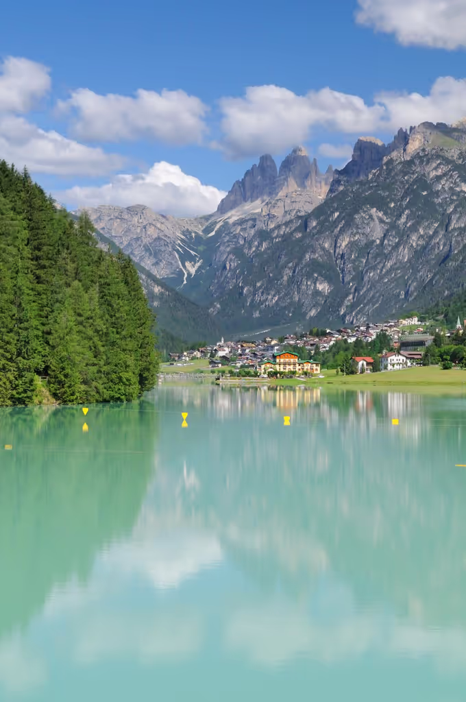 Venice Private Tour - the view of lake auronzo