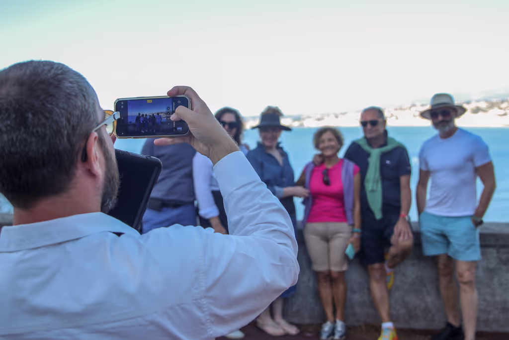 Nice Private Tour - Mago taking picture of a group